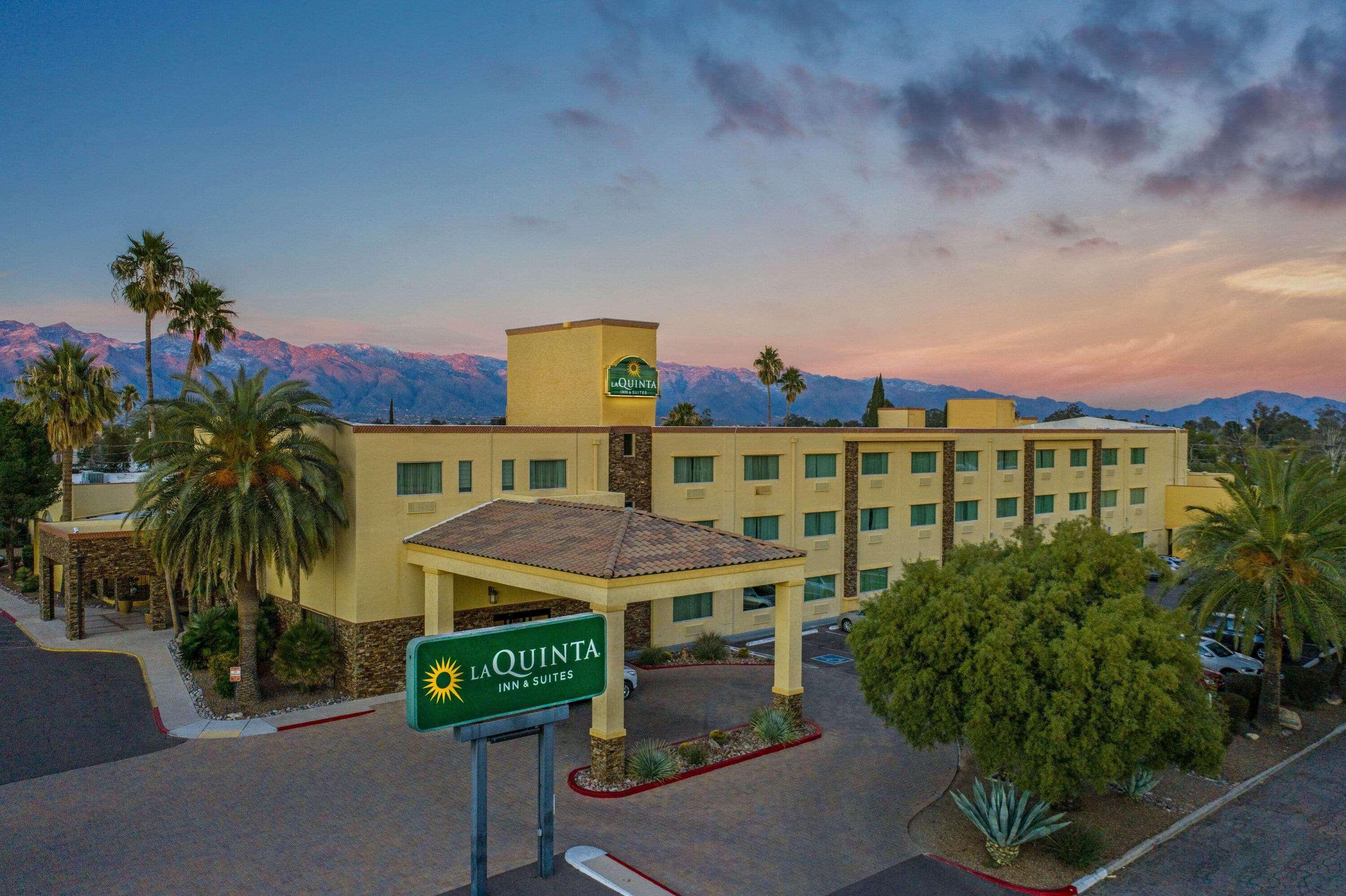 La Quinta By Wyndham Tucson - Reid Park Hotel Exterior photo