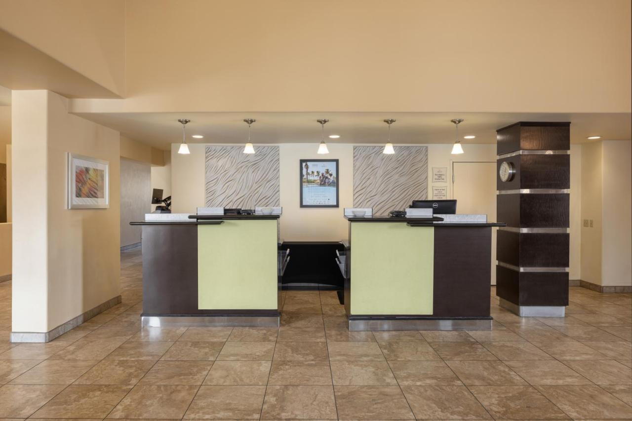 La Quinta By Wyndham Tucson - Reid Park Hotel Exterior photo