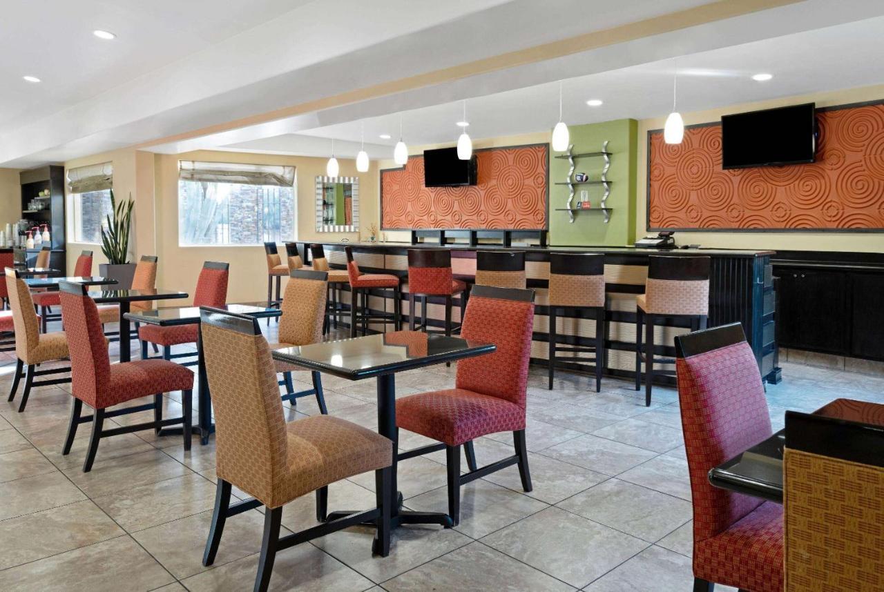 La Quinta By Wyndham Tucson - Reid Park Hotel Exterior photo