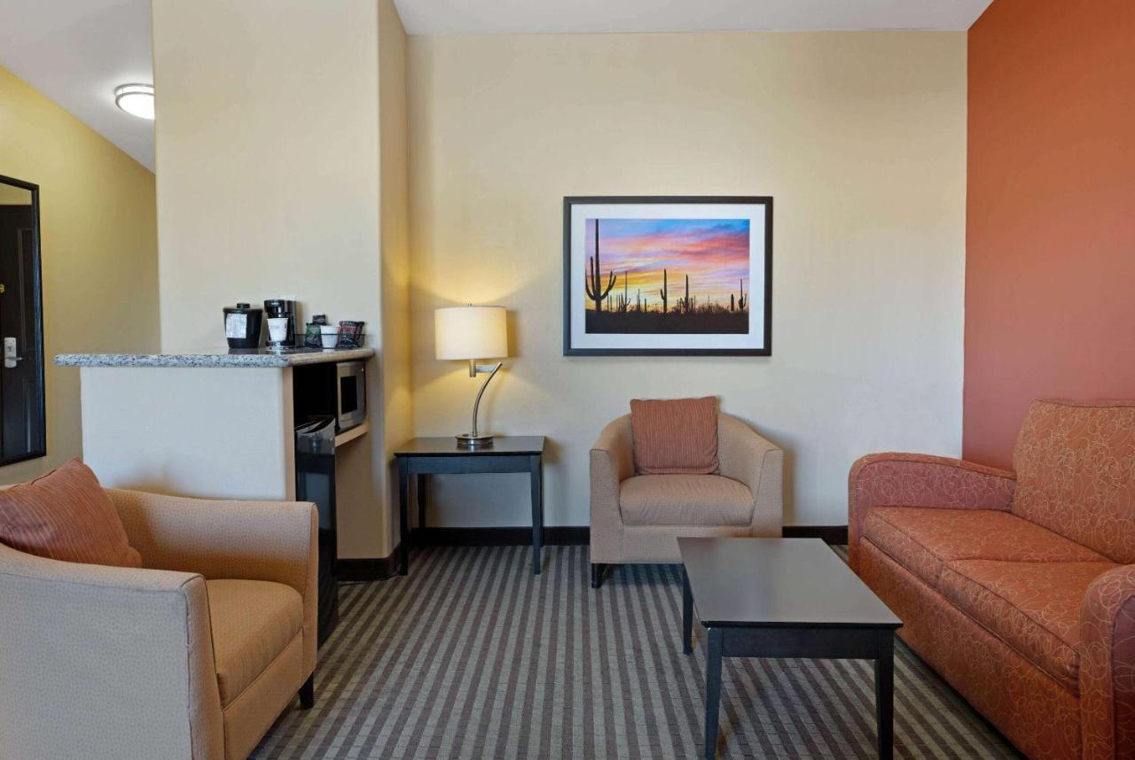 La Quinta By Wyndham Tucson - Reid Park Hotel Exterior photo