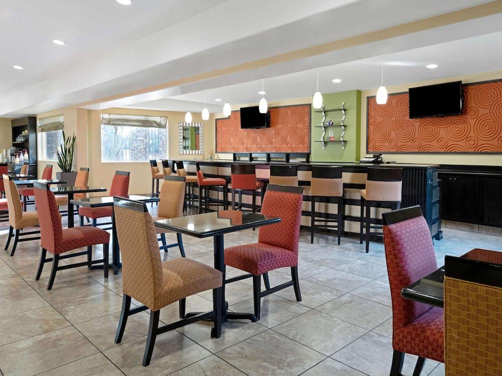 La Quinta By Wyndham Tucson - Reid Park Hotel Exterior photo